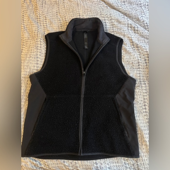 Lululemon Tundra Trek Vest Mens Medium - Picture 3 of 4